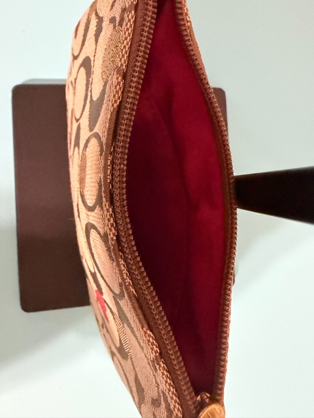 Coach Poppy Signature Lurex Heart Small Wristlet. - Gem